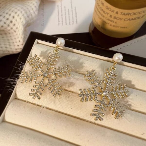 Christmas Snowflake Earrings Women's Full Diamond Pearl Plush Earrings - Image 5
