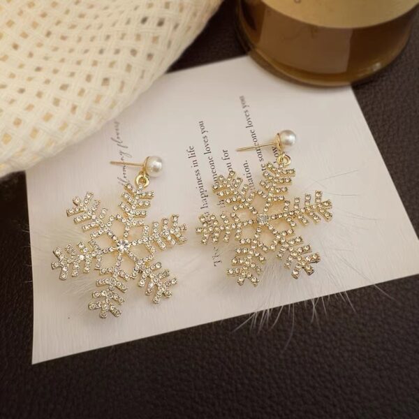 Christmas Snowflake Earrings Women's Full Diamond Pearl Plush Earrings - Image 4