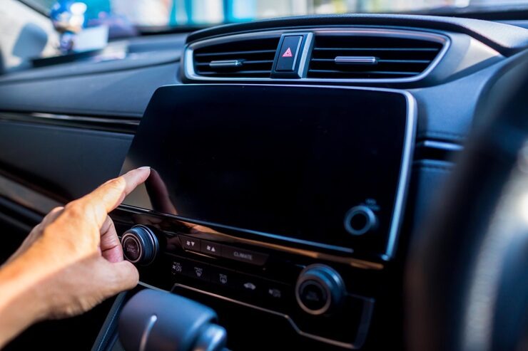 Wired vs. Wireless Apple CarPlay/Android Auto